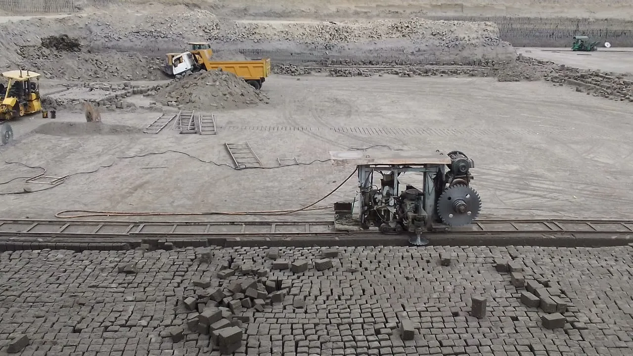 Cutting machine on rails